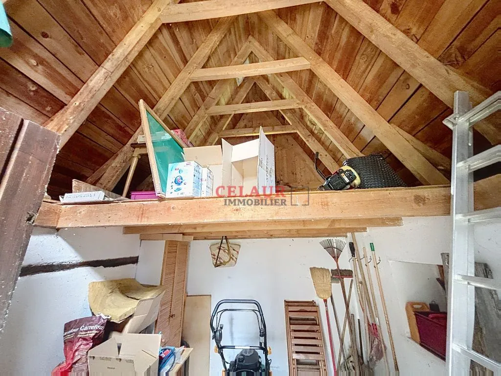 JOLIE MAISONNETTE EN PIERRE AVEC DEPENDANCE SUR 8419 M&sup2;