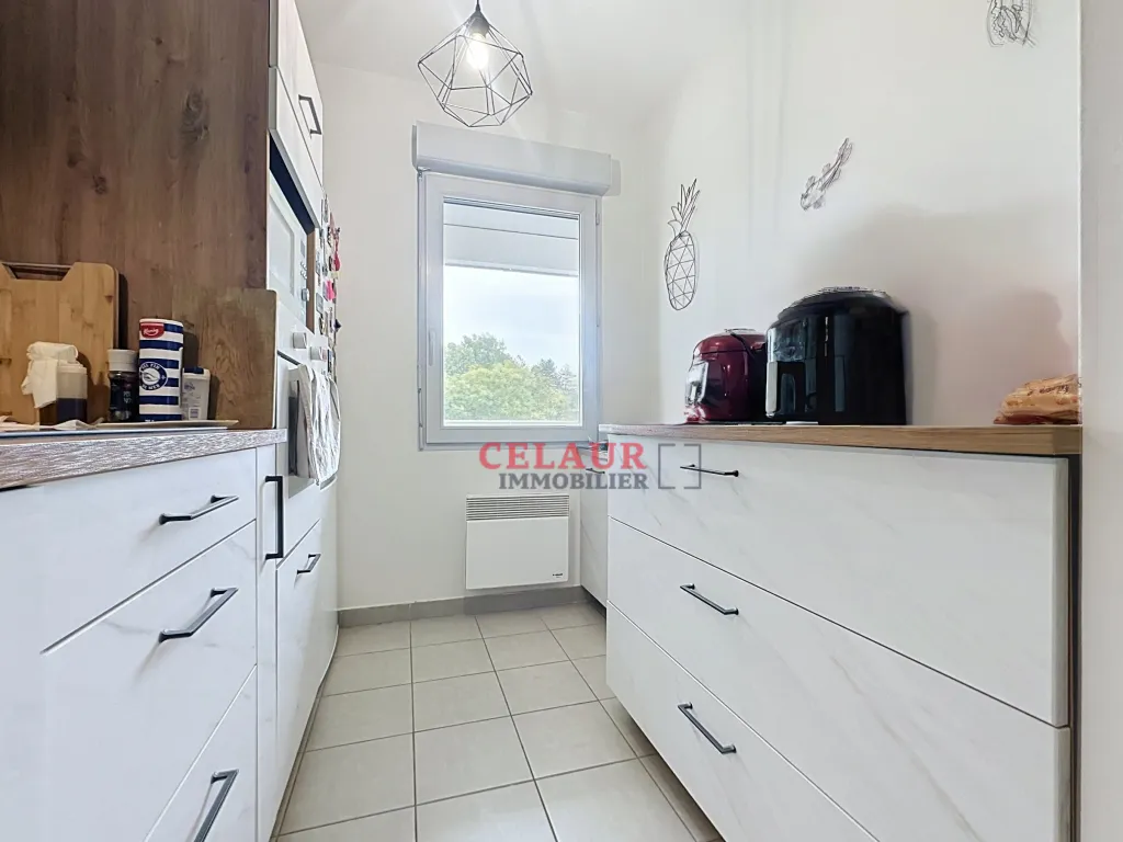 APPARTEMENT R&Eacute;NOV&Eacute; AVEC STATIONNEMENT