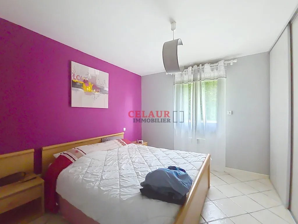 Ensemble immobilier avec logement ind&eacute;pendant, piscine et grand garage
